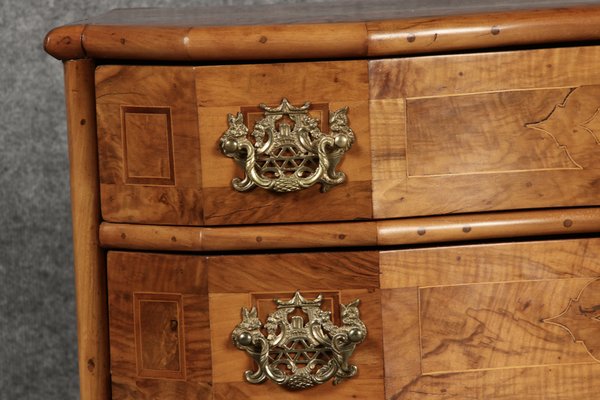 Baroque Concave Front Chest of Drawers in Walnut Veneer, 1730s-DXD-1790773