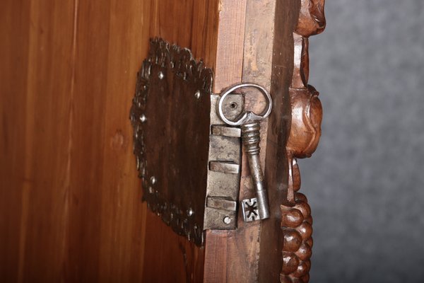 Baroque Walnut Cabinet with Carvings, 1700s-DXD-931670