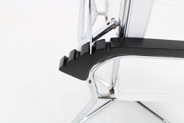 Bauhaus Chrome Plated Adjustable Armchair in White Leather, 1940s-TZ-1786652