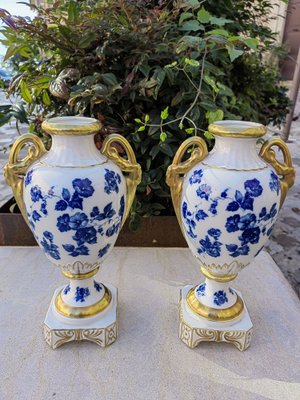 Bavarian Amphora Shaped Vases in White & Gold Porcelain with Handmade Blue Floral Decorations & Golden Swan Neck-Shaped Handles, Set of 2-ZFY-1756875