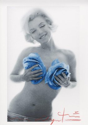 Bert stern "Marilyn Monroe blue wink roses " 2012 2011-ICD-795618