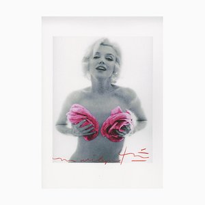 Bert stern "Marilyn Monroe classic Pink roses " 2011 2011-ICD-795613