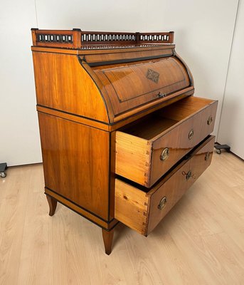 Biedermeier Roll-Top Desk in Cherry Veneer and Brass, 1820-NNB-2017624