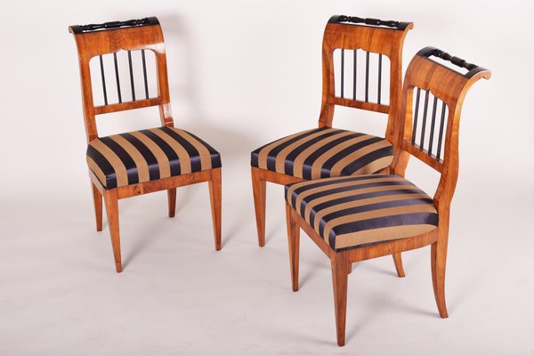 Biedermeier Walnut Dining Chairs, Austria, 1820s, Set of 3-WHY-1078982