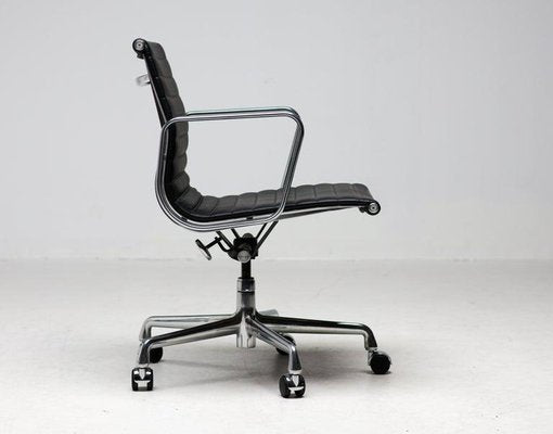 Black Leather EA117 Executive Desk Chair by Charles & Ray Eames for Herman Miller, 2007-WN-1756178