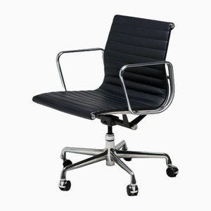 Black Leather EA117 Executive Desk Chair by Charles & Ray Eames for Herman Miller, 2007-WN-1756178