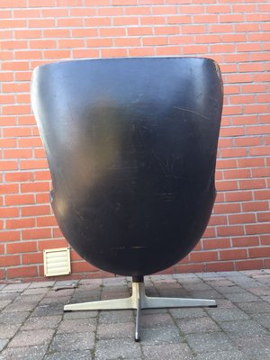 Black Leather Egg Chair by Arne Jacobsen for Fritz Hansen, 1960s-XQY-627166