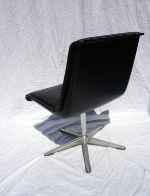 Black Leather Swivel Chair-UML-1816027