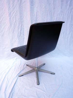 Black Leather Swivel Chair-UML-1816027