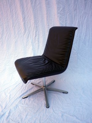 Black Leather Swivel Chair-UML-1816027