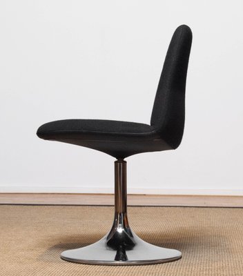 Black Wool and Chrome Tulip Base Vinga Swivel Chair by attributed to Börje Johanson, Sweden-JE-1398403