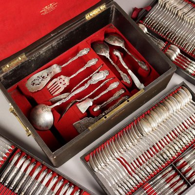 Box with Silver Cutlery Service-VMM-2020751