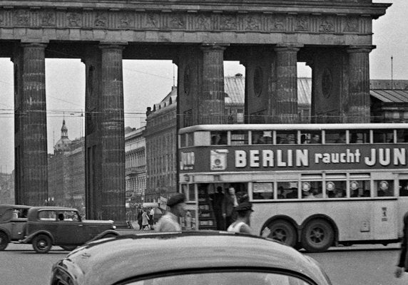 Brandenburg Gate with the Volkswagen Beetle, Germany, 1939-DYV-1030880