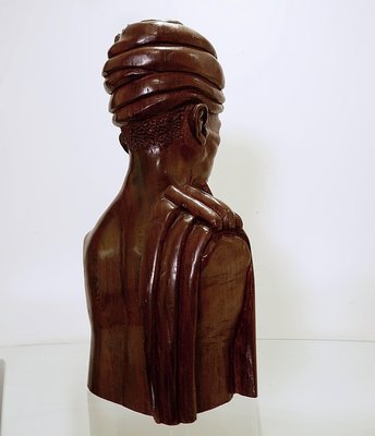 Brown Carved hardwood Bust-NYF-2018828