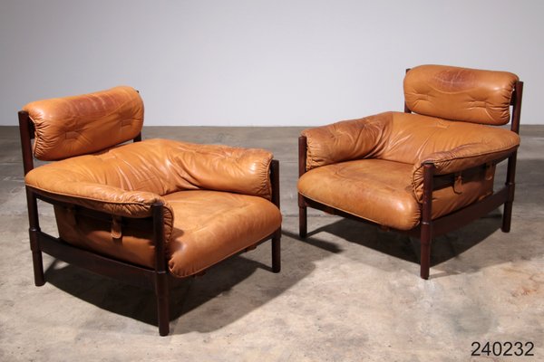 Brutalist Leather Chairs with Wooden Base, 1970s, Set of 2-EZZ-2041833