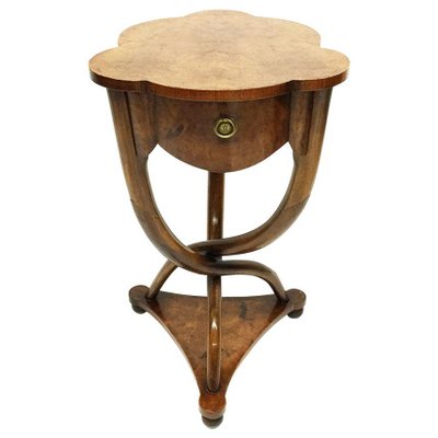 Burr Walnut Side Table with Curved Legs, 20th Century-UCH-1224601