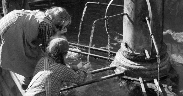 Children Drinking Water From Fountain Heidelberg, Germany 1936, Printed 2021-DYV-990665