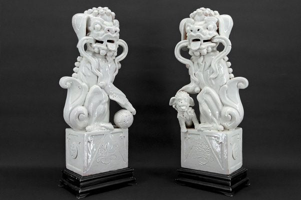 Chinese Guardian Lions in White Ceramic, Set of 2-XNH-1804483