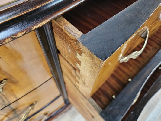 Chippendale Style Chest of Drawers in Burr Walnut and Blond Walnut with Glass Top, 1940-ZUW-2023430