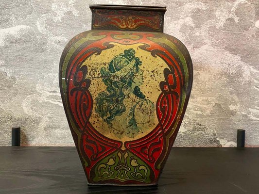 Collectible Art Nouveau Lidded Box, 1920s-JO-912389