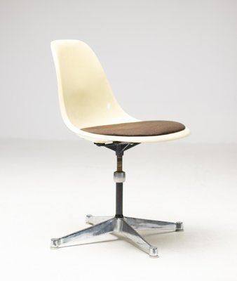 Contract Base Desk Chair by Charles & Ray Eames for Herman Miller, 1960s-WN-731146