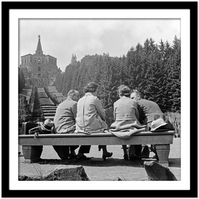 Couples on a Bench in Front of a Statue in Kassel, Germany, 1937, Print-DYV-1092500