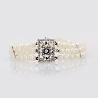 Cultured Pearl 18 Karat White Gold Sapphire Diamond Clasp 3 Rows Bracelet, 1970s-OLU-2042365