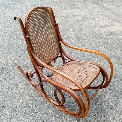 Curved Wooden Rocking Chair-RAQ-1747933