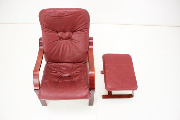 Czechoslovakian Leather Lounge Chair with Footrest from Ton, 1980, Set of 2-TZ-1262925