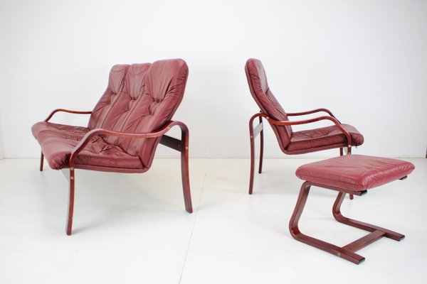 Czechoslovakian Living Room Set in Leather from Ton, 1980, Set of 3-TZ-1262912