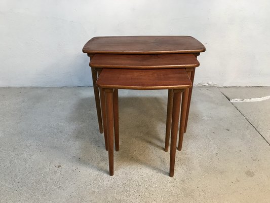 Danish Boat-Shaped Teak Nesting Side Tables, 1960s, Set of 3-JP-971325