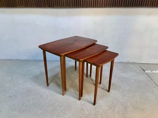 Danish Boat-Shaped Teak Nesting Side Tables, 1960s, Set of 3-JP-971325