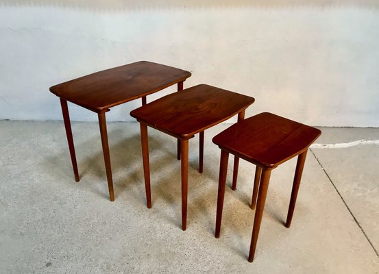 Danish Boat-Shaped Teak Nesting Side Tables, 1960s, Set of 3-JP-971325