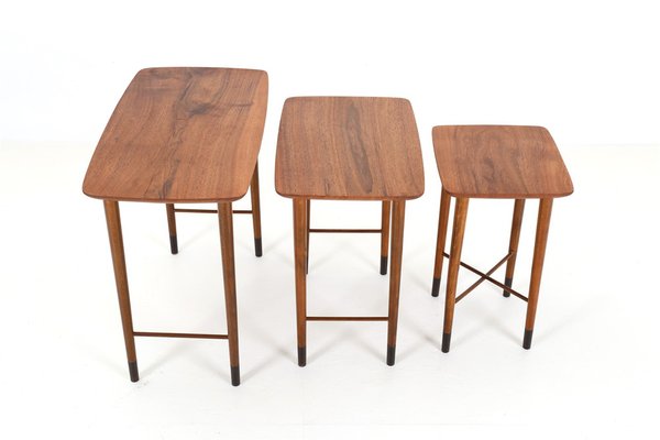 Danish Modern Nesting Tables in Walnut, 1950s, Set of 3-NIX-1763601