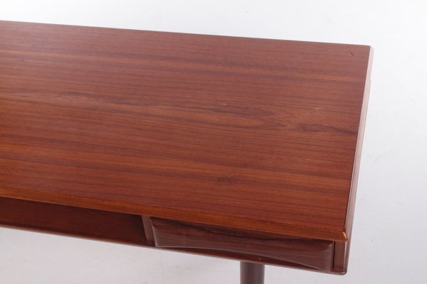 Danish Modernist Teak Coffee Table from Dyrlund, 1960s-EZZ-984438