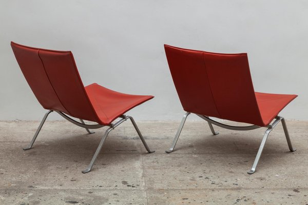 Danish Oxblood Leather PK 22 Lounge Chairs by Poul Kjærholm, 1960s, Set of 2-KL-620531