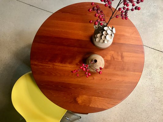 Danish Round Solid Teak Side or Coffee Table by Dyrlund, 1960s-JP-952172