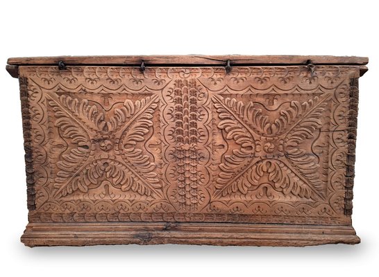 Early Spanish Gothic Renaissance Chest-KEU-2036193