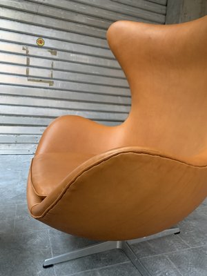 Egg Chair and Ottoman by Arne Jacobsen for Fritz Hansen, 1960s, Set of 2-ZM-1560004