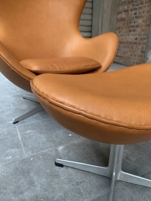 Egg Chair and Ottoman by Arne Jacobsen for Fritz Hansen, 1960s, Set of 2-ZM-1560004