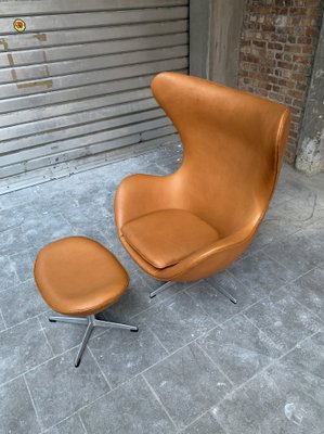 Egg Chair and Ottoman by Arne Jacobsen for Fritz Hansen, 1960s, Set of 2-ZM-1560004