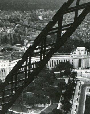 Eiffel Tower, Paris, 1955-DYV-701167