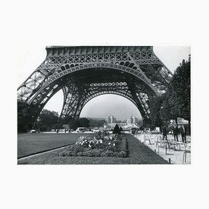 Eiffel Tower, Paris, 1955-DYV-701169