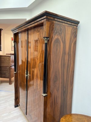 Empire Armoire in Walnut Veneer & Brass, Vienna, 1815-NNB-1786644