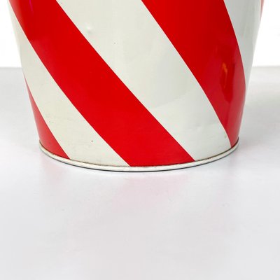 English Modern Round Wastepaper Basket in Red and White Metal, 1990s-GDD-1757587