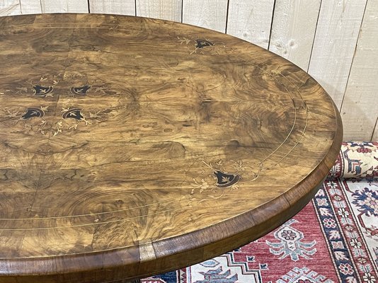 English Pedestal Table in Walnut Veneer, Ebony and Boxwood, Late 1800s-QYF-941759