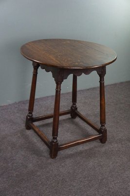 English Round Oak Side or Center Table, 18th Century-HPP-1779851