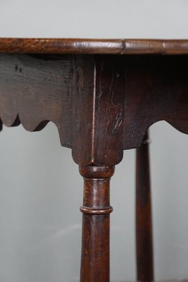 English Round Oak Side or Center Table, 18th Century-HPP-1779851