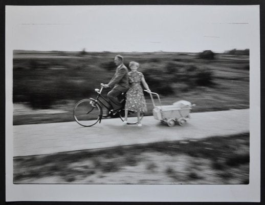 Family Excursion, West Germany, 1950s-DYV-701266