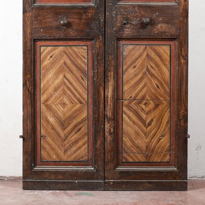 Faux Wooden Door with Closure and Lacquer Decorations-RAQ-1768062